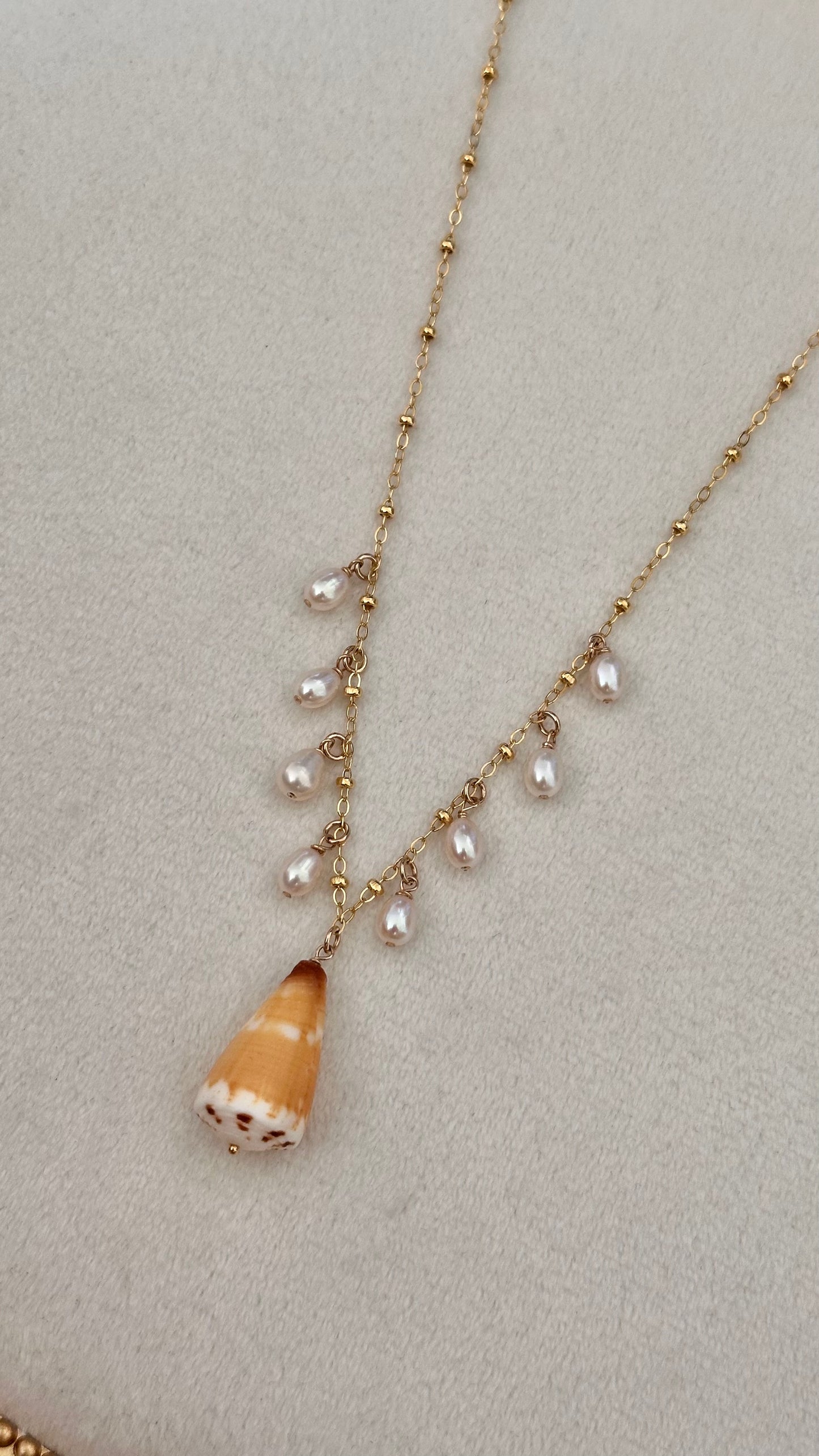 RTS Shell + Pearl Necklace