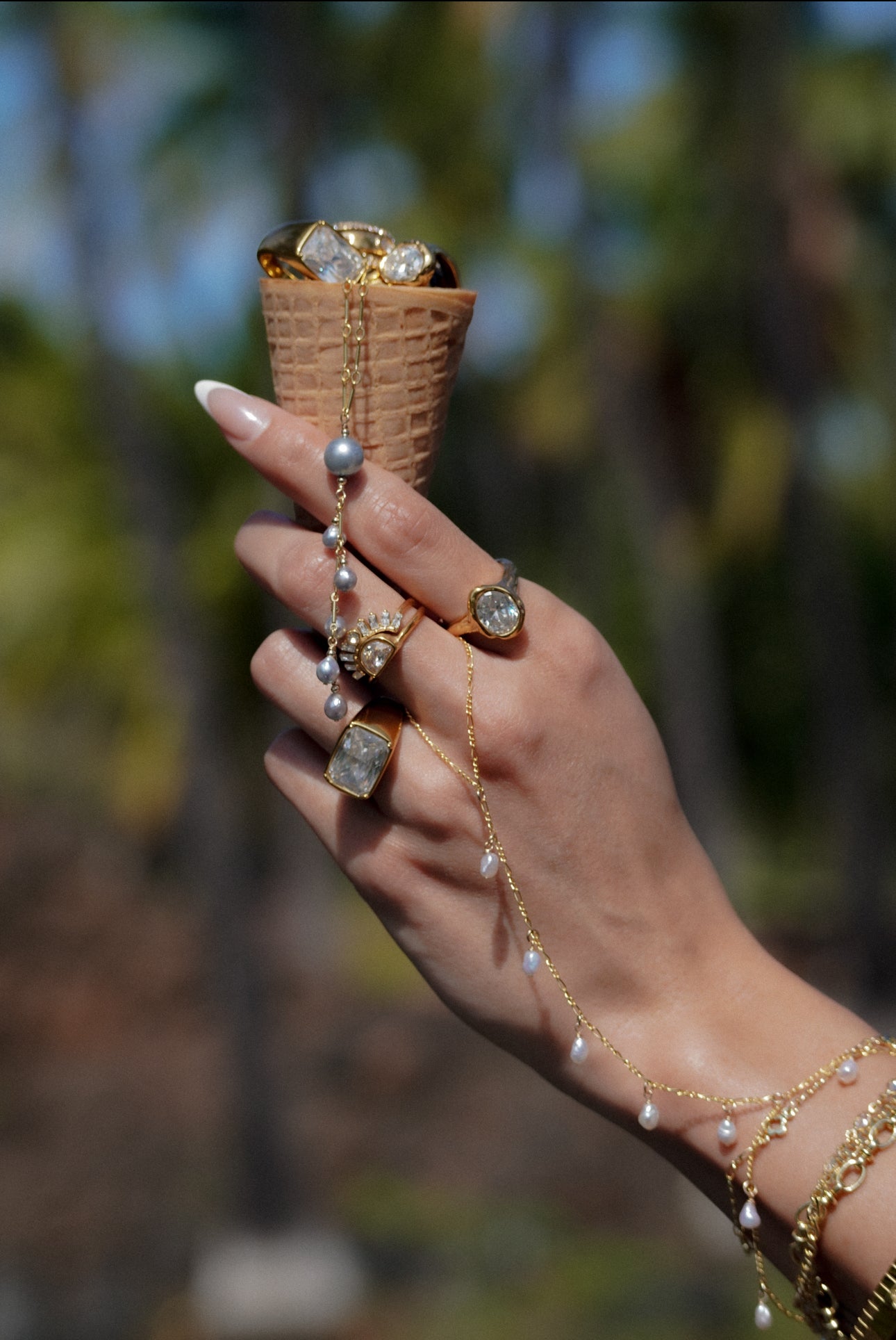 Keshi Handchain