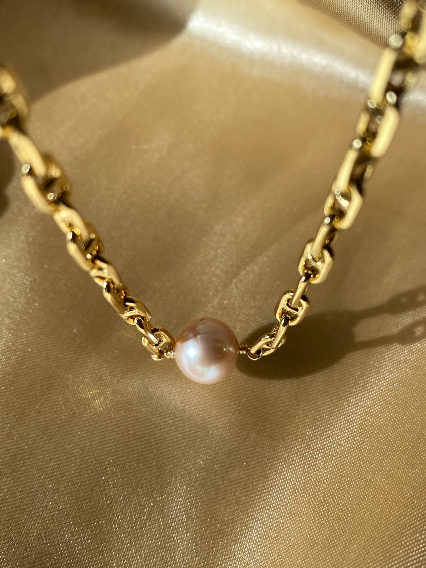 Pink Pearl with Mariner Chain