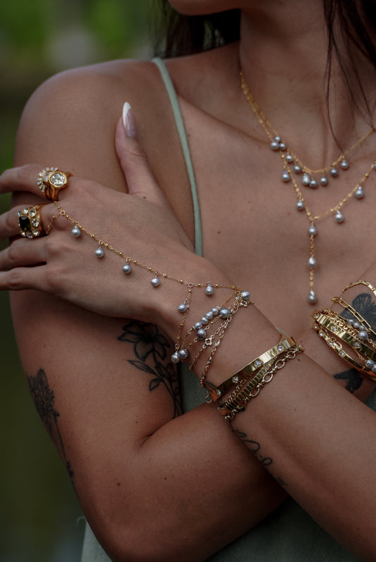 Blue Akoya Handchain